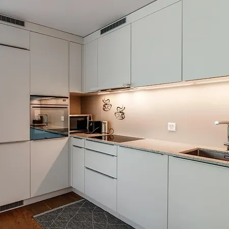 Linda Terrace By Quokka 360 - Modern One-bedroom Flat With Sun Terrace Апартаменты *